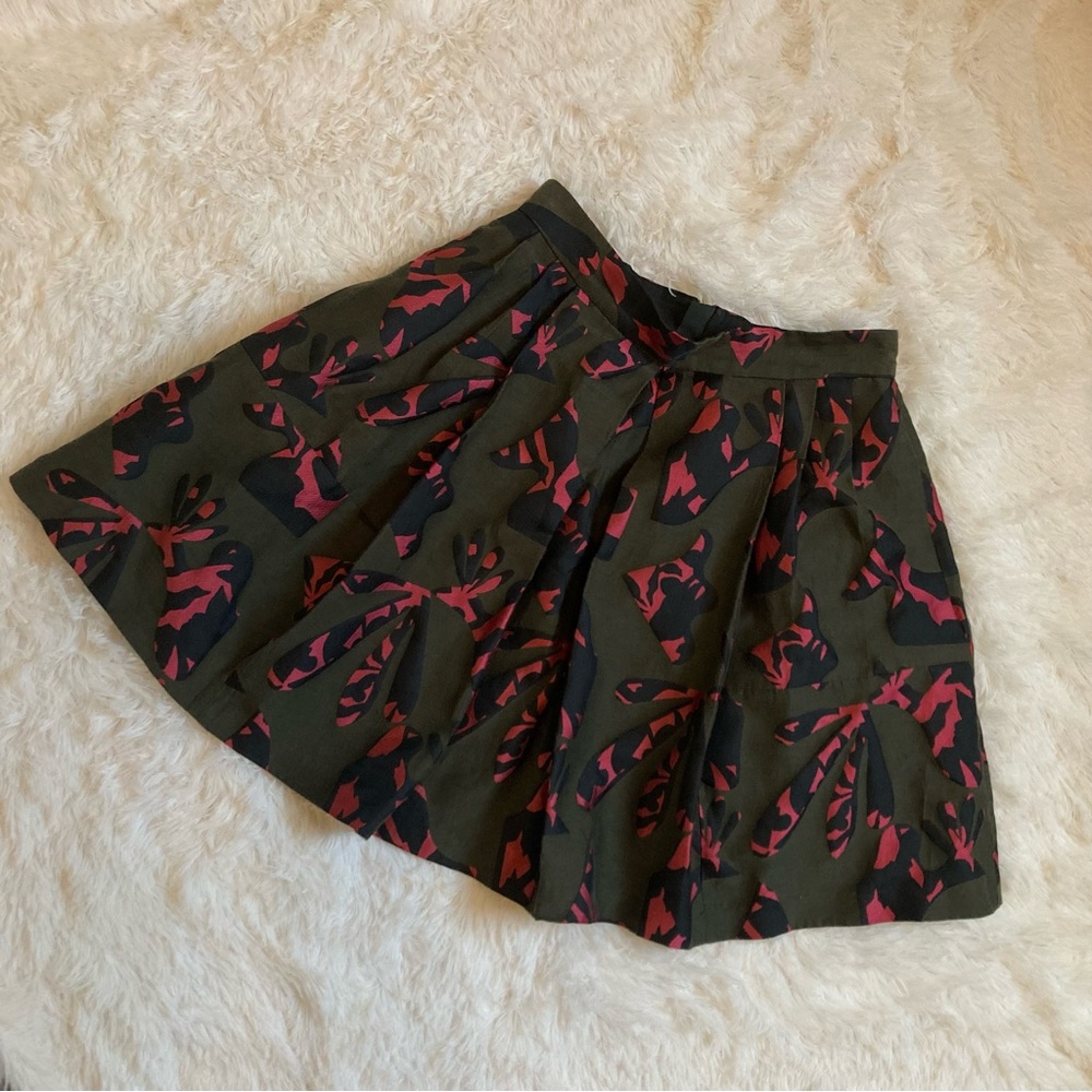 Banana Republic olive green and hot pink pleated skirt with pockets